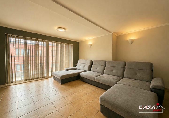 Appartement 2 chambres avec terrasse et garage 